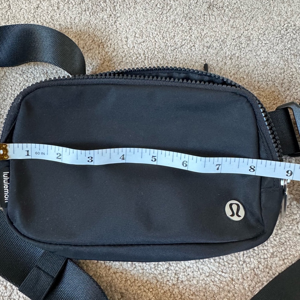 Lululemon belt bag